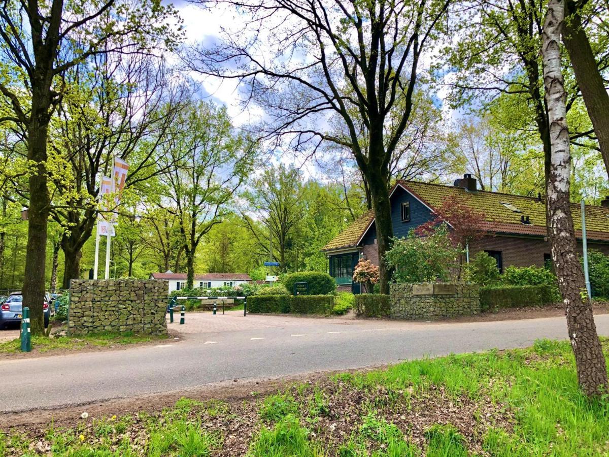 Cosy Tiny Lodges - Vakantiepark Kempenbos Diessen Dış mekan fotoğraf