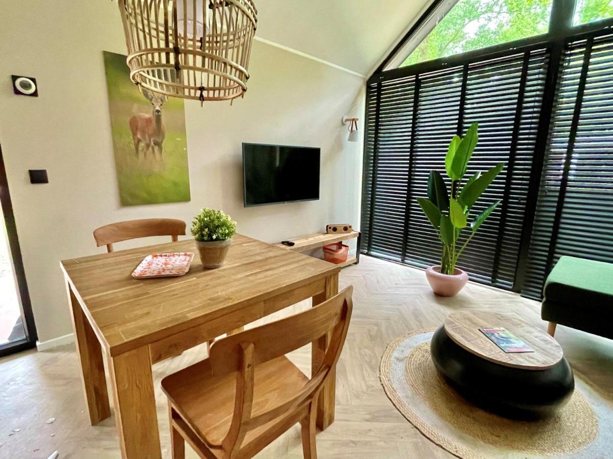 Cosy Tiny Lodges - Vakantiepark Kempenbos Diessen Dış mekan fotoğraf
