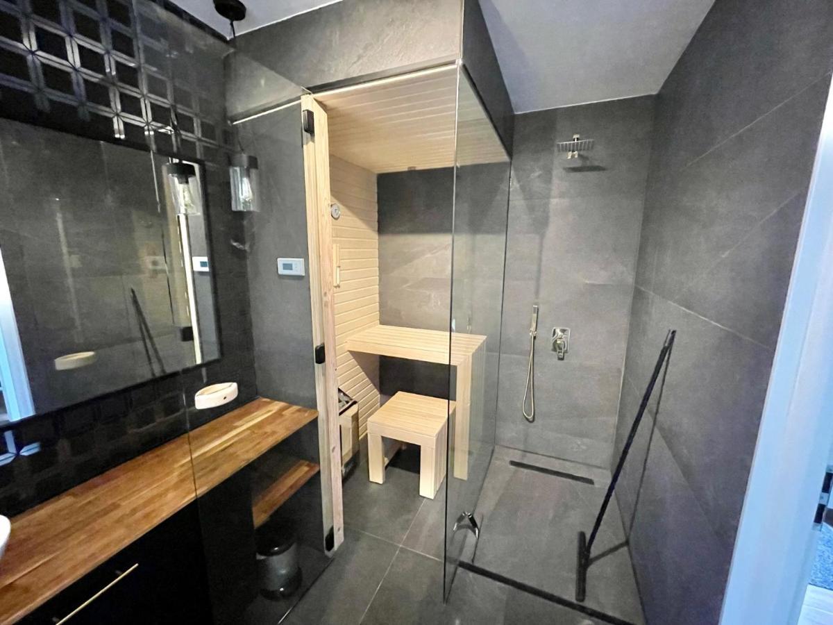Cosy Tiny Lodges - Vakantiepark Kempenbos Diessen Dış mekan fotoğraf