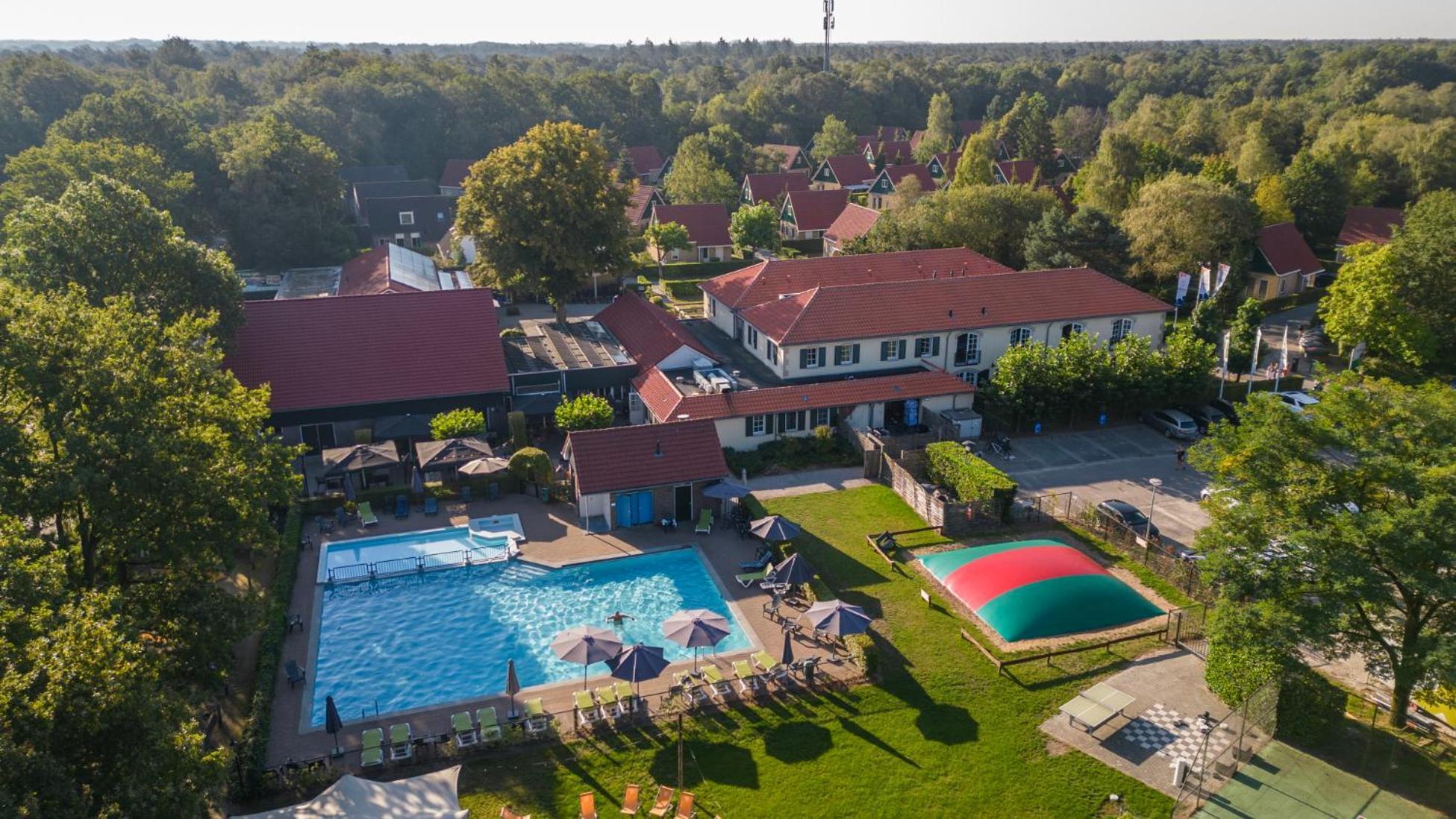 Cosy Tiny Lodges - Vakantiepark Kempenbos Diessen Dış mekan fotoğraf